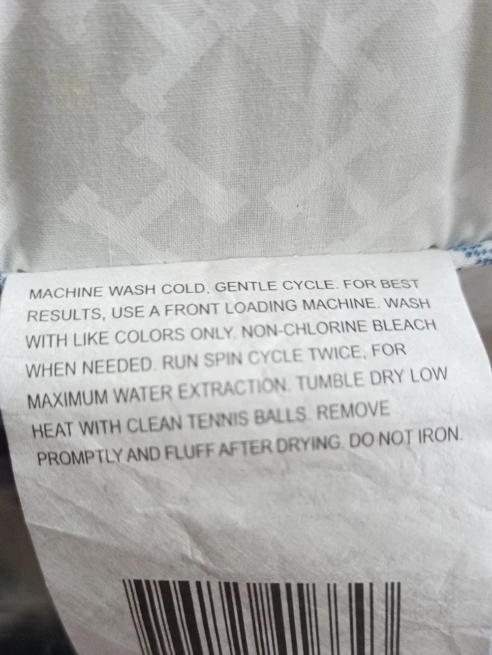 New Tommy Hilfiger White Bed Pillow -Classic Firm Support. King Size.